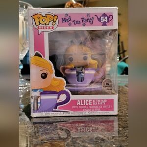 FUNKO POP RIDE 54 Alice at the Mad Teacup